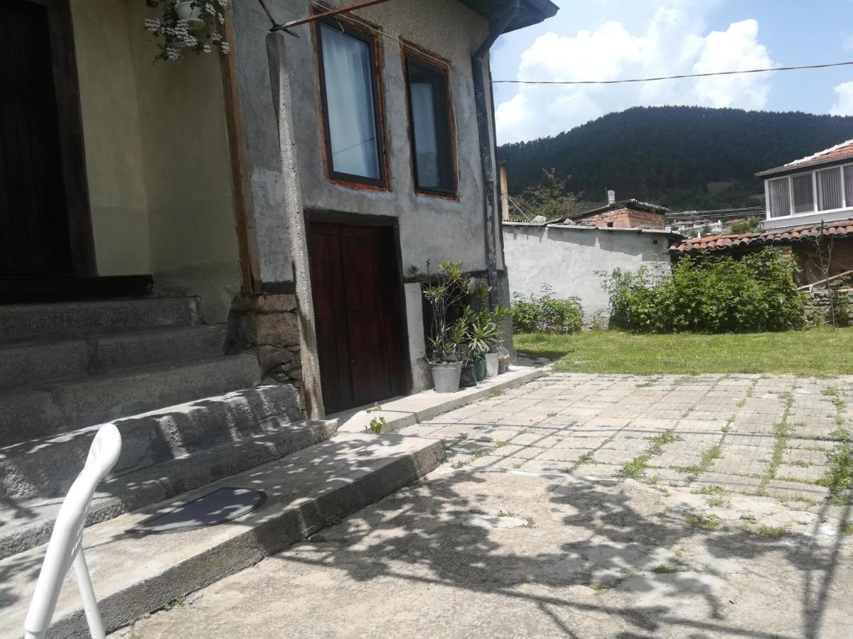 Hotel Къща Христини Kalofer Exterior foto