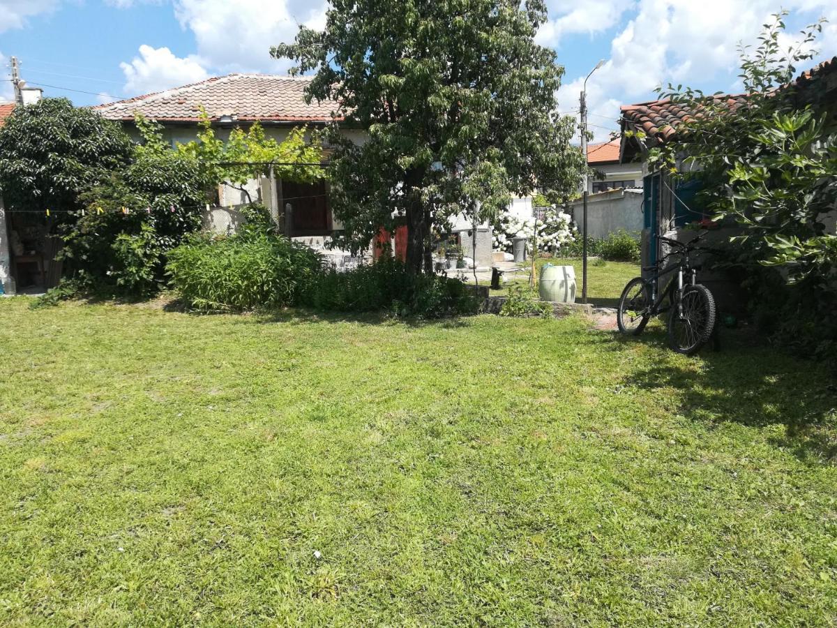 Hotel Къща Христини Kalofer Exterior foto
